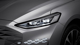 Focused on LED headlamp of Kia K8
