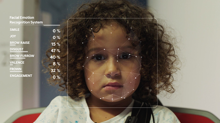 키즈 모빌리티에 탑승한 아이의 감정상태를 분석하는 Facial Emotion Recognition System을리틀빅 이모션 영상에서 선보이고 있다