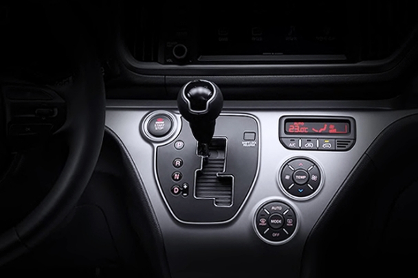Kia Ray shift lever and center fascia