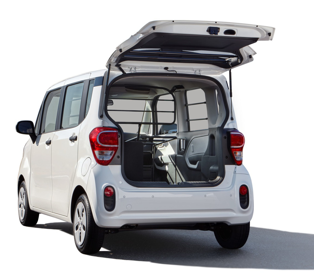 Rear view of Ray single-seater van with trunk open