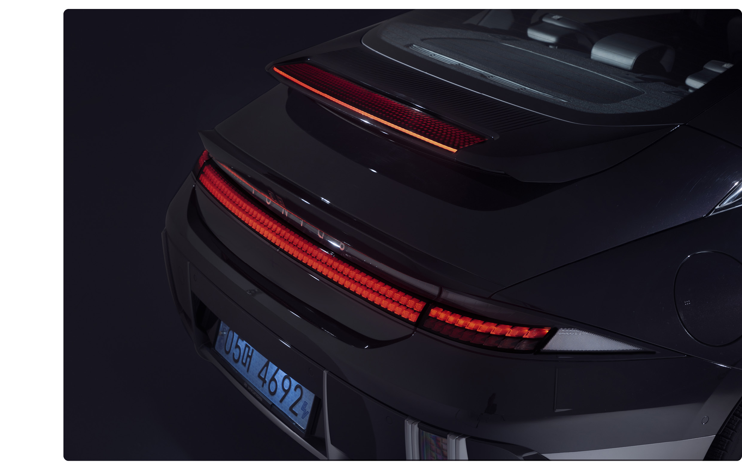 A trunk lid of IONIQ 6