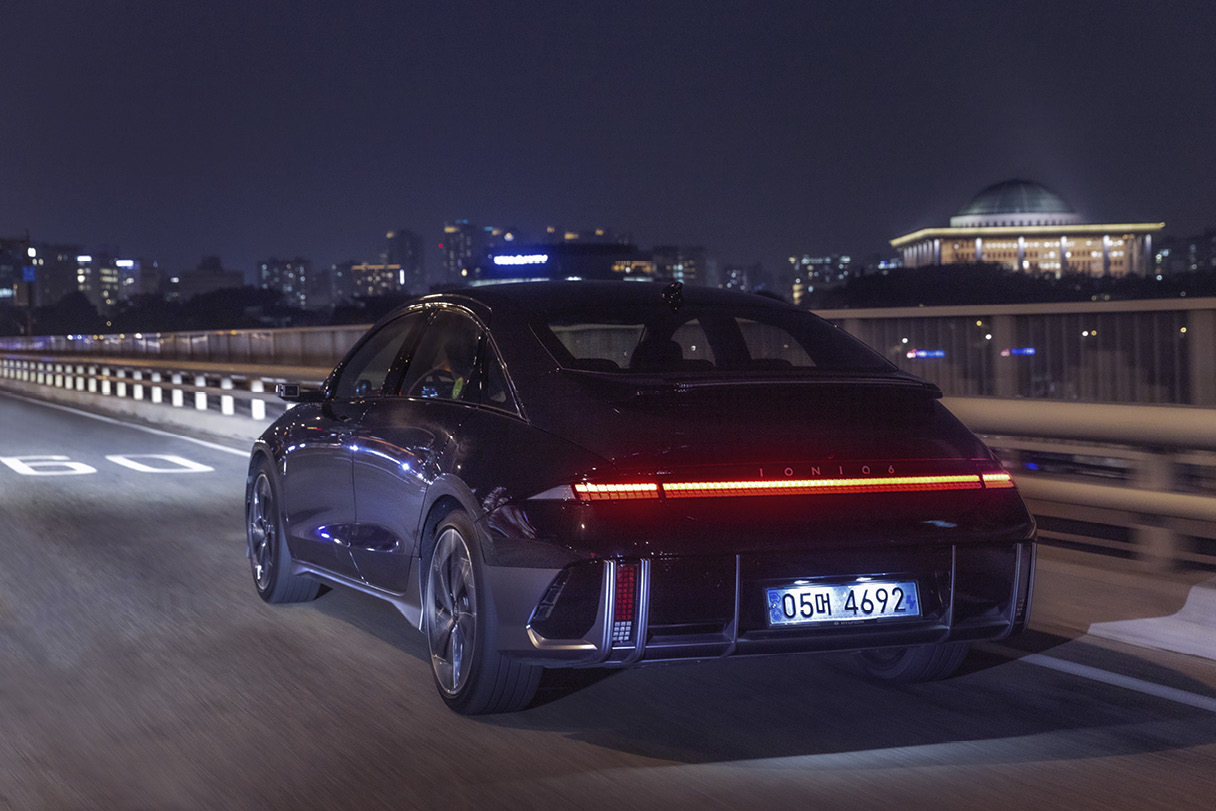 IONIQ 6 crossing the Han River Bridge