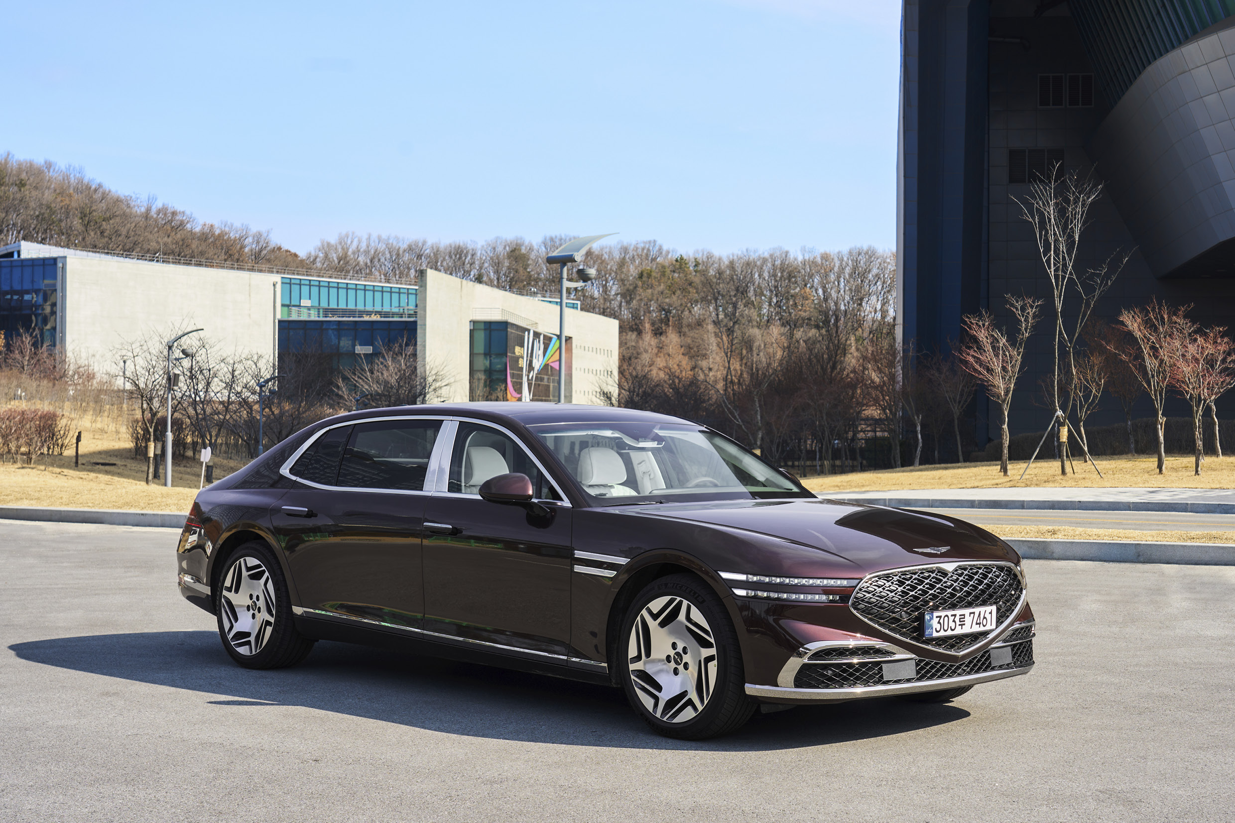 Genesis G90 Long Wheelbase with Ergo Motion Seat