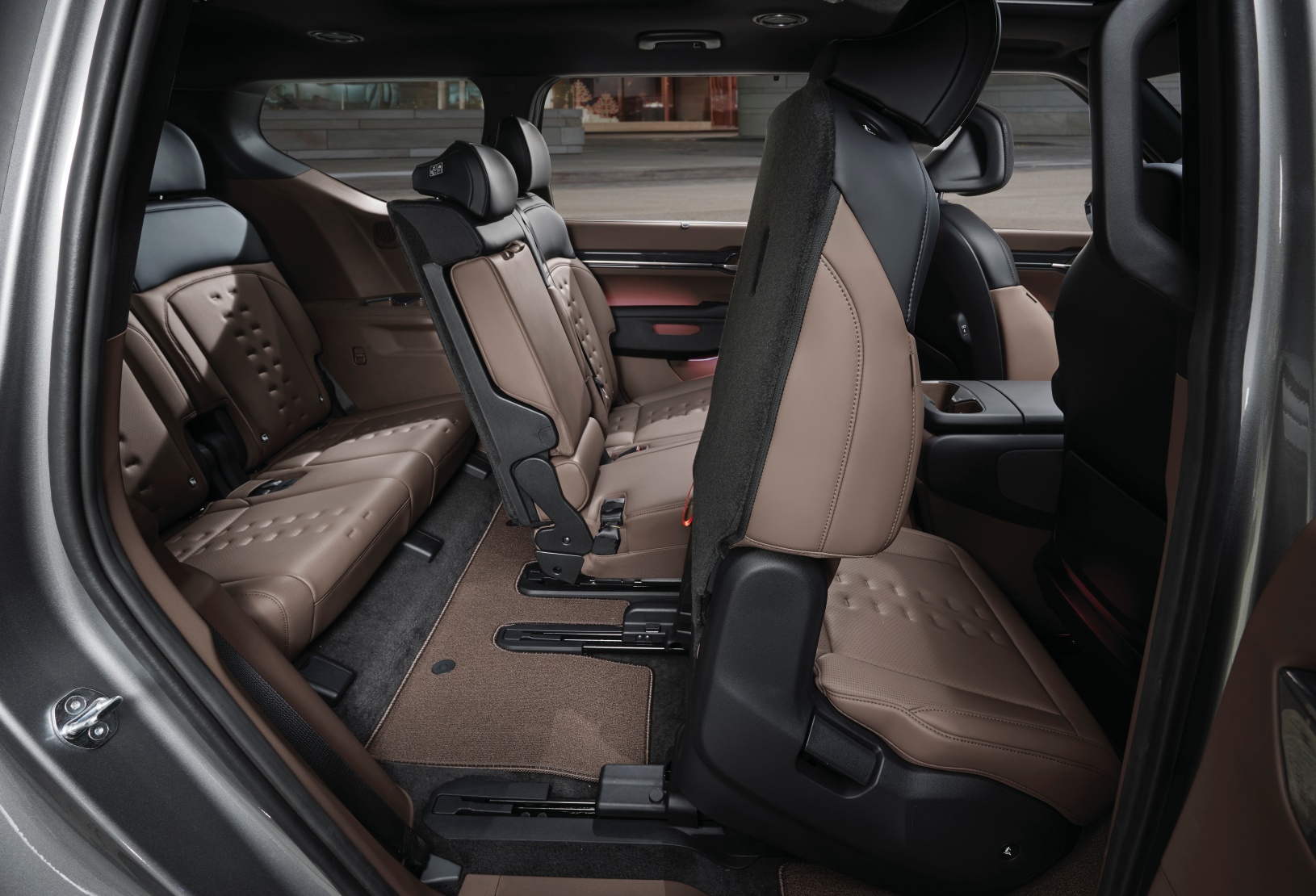 The 2nd row seat of EV9