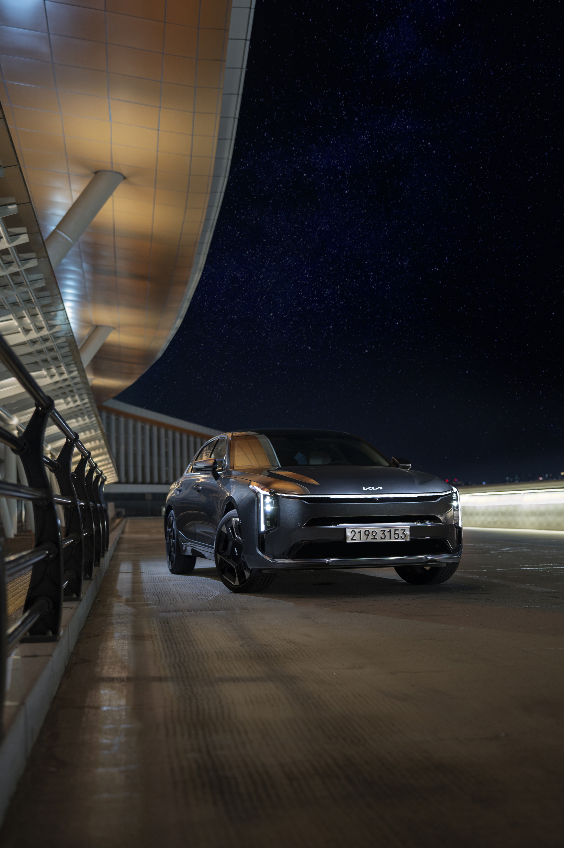 [K9] Who needs stars when you have #KiaK8 lighting up the night?