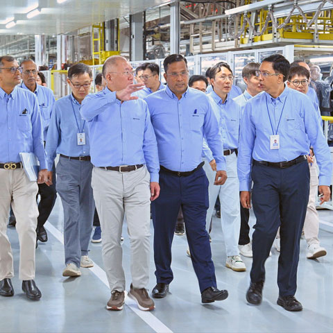 현대차그룹 정의선 회장, 2026년 새해 벽두 글로벌 광폭 경영활동-th