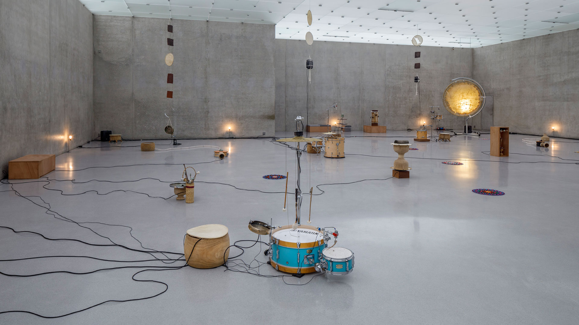 타렉 아투이의 작품 〈The Rain〉 (2023–4) 출처: Photo © Markus Tretter. © Tarek Atoui
