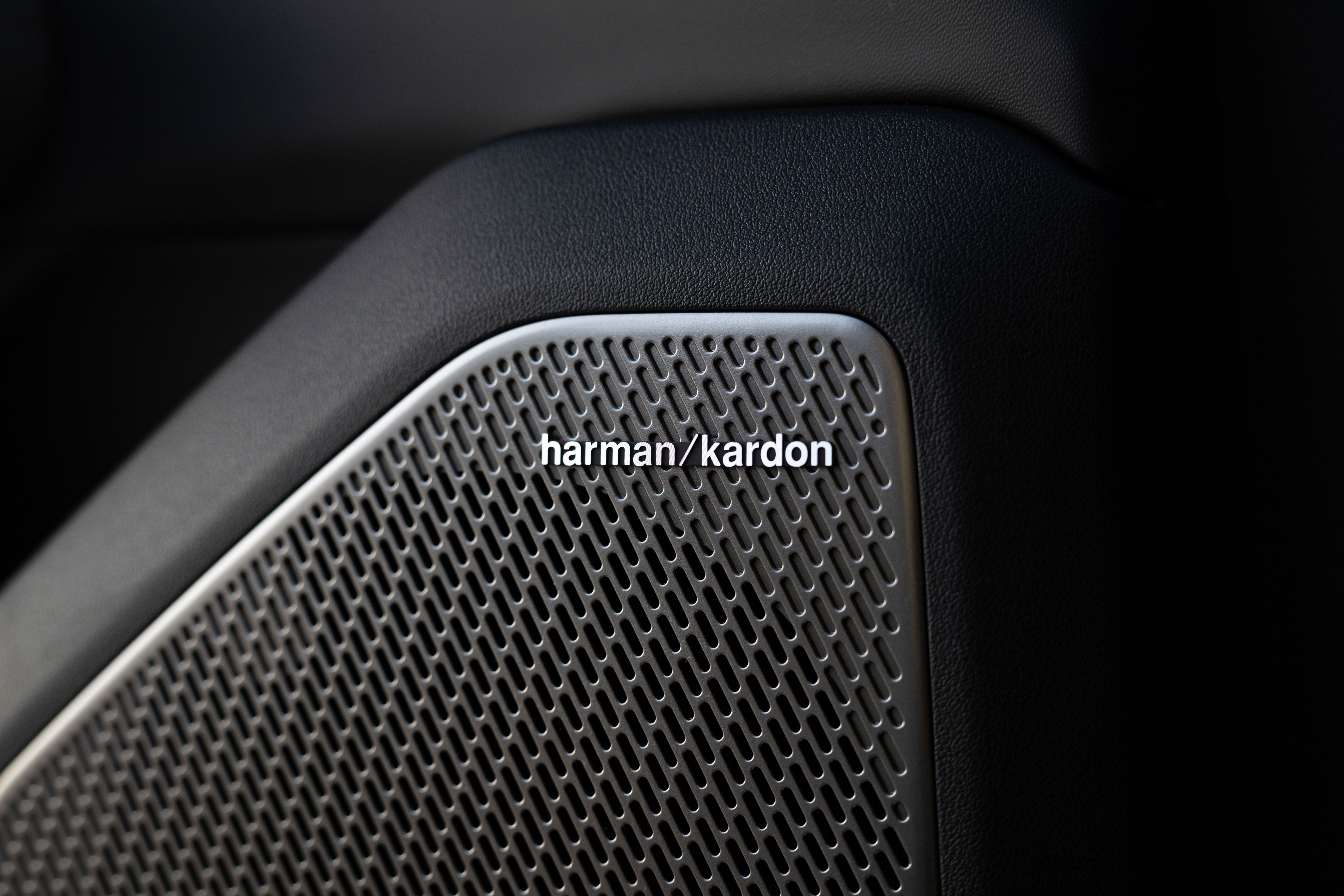 The Kia EV4 moves naturally through everyday moments (9)