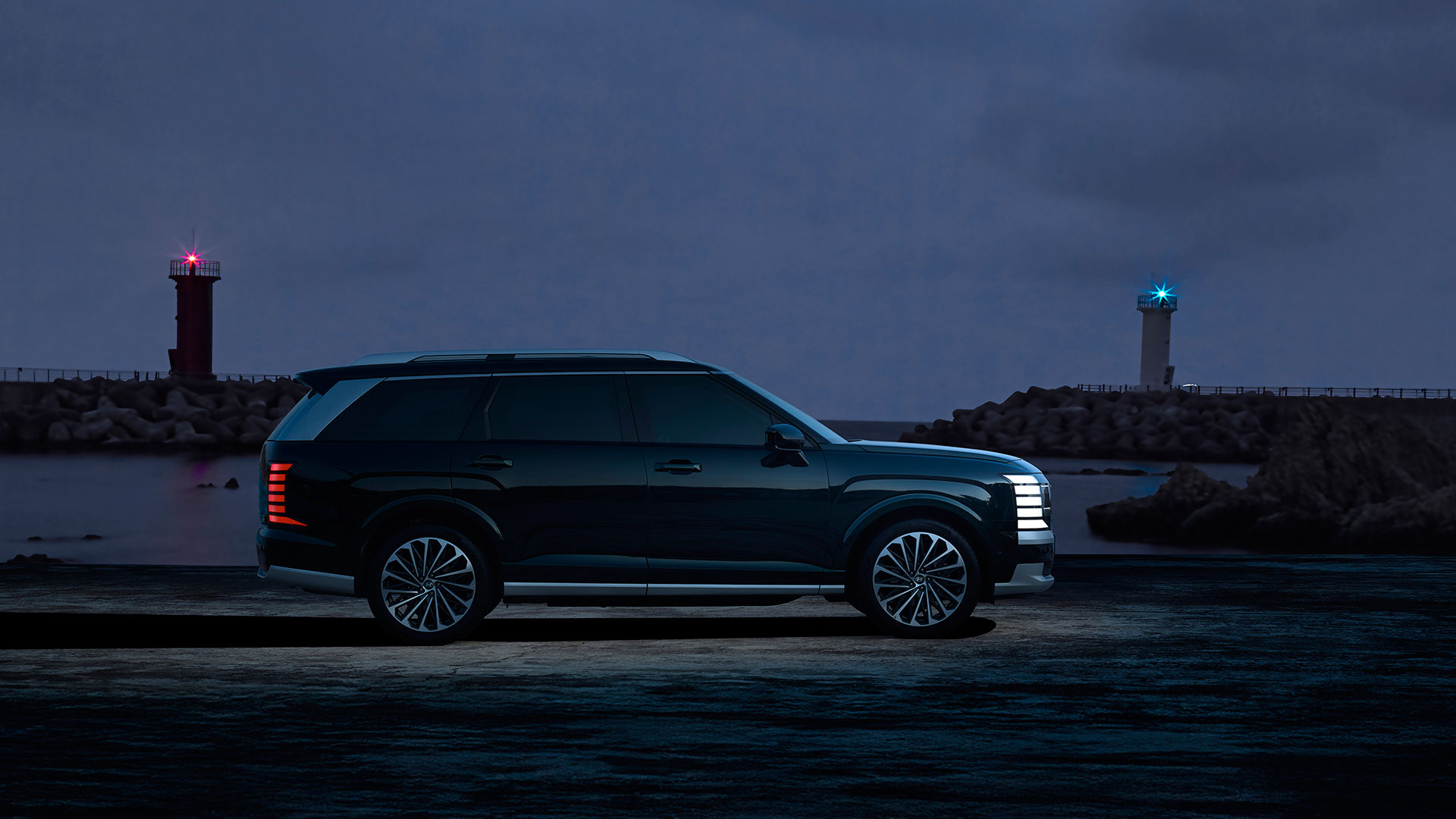 The all-new PALISADE Hybrid carries the journey onward with quiet continuity (4)