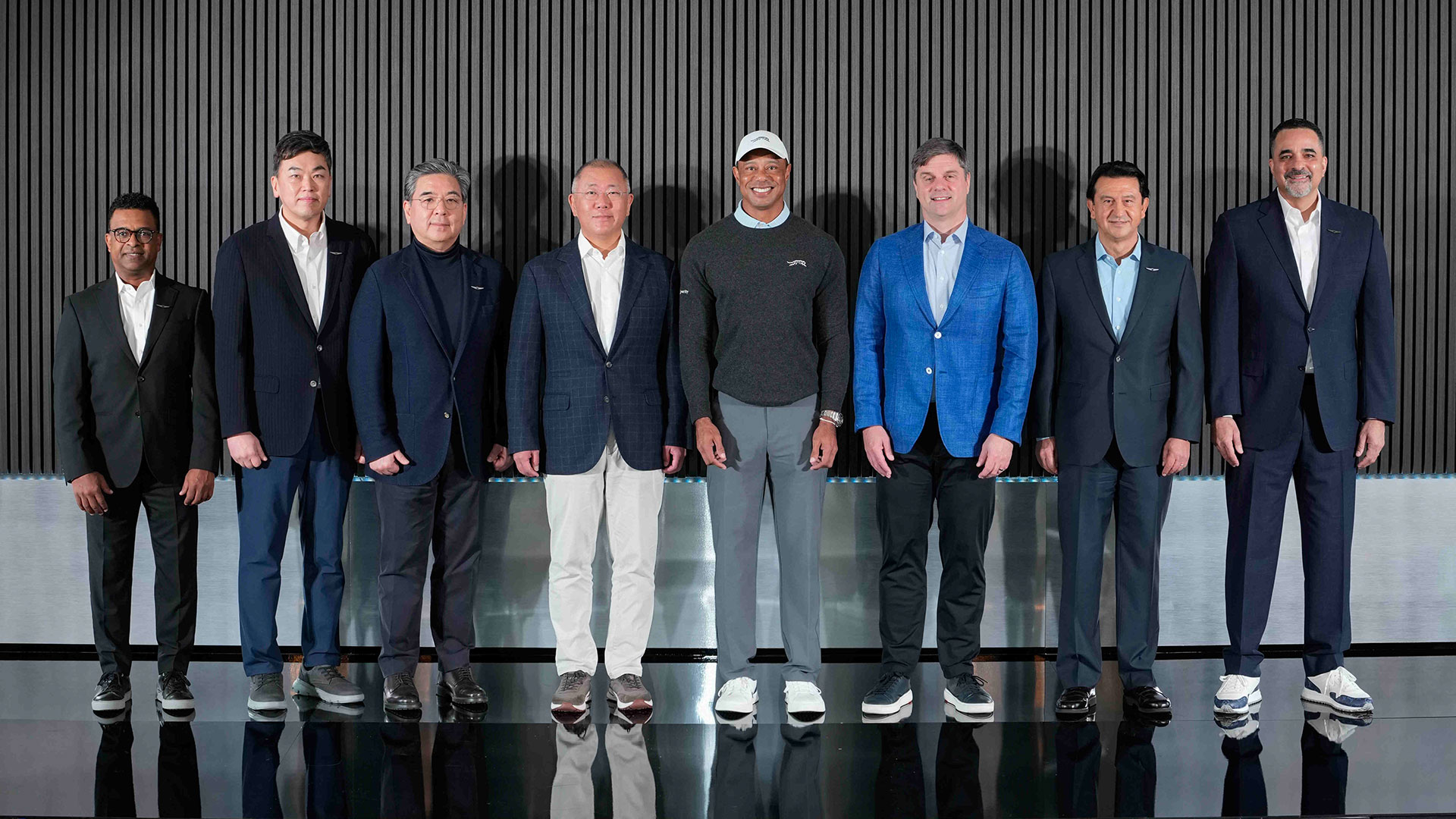 제네시스 북미법인 테드 멘지스테 COO, 제네시스사업본부장 이시혁 전무, 현대차그룹 장재훈 부회장, 현대차그룹 정의선 회장, 타이거 우즈, PGA 투어 브라이언 롤랩 CEO, 현대차 호세 무뇨스 대표이사 사장, 현대차 랜디 파커 북미권역본부장