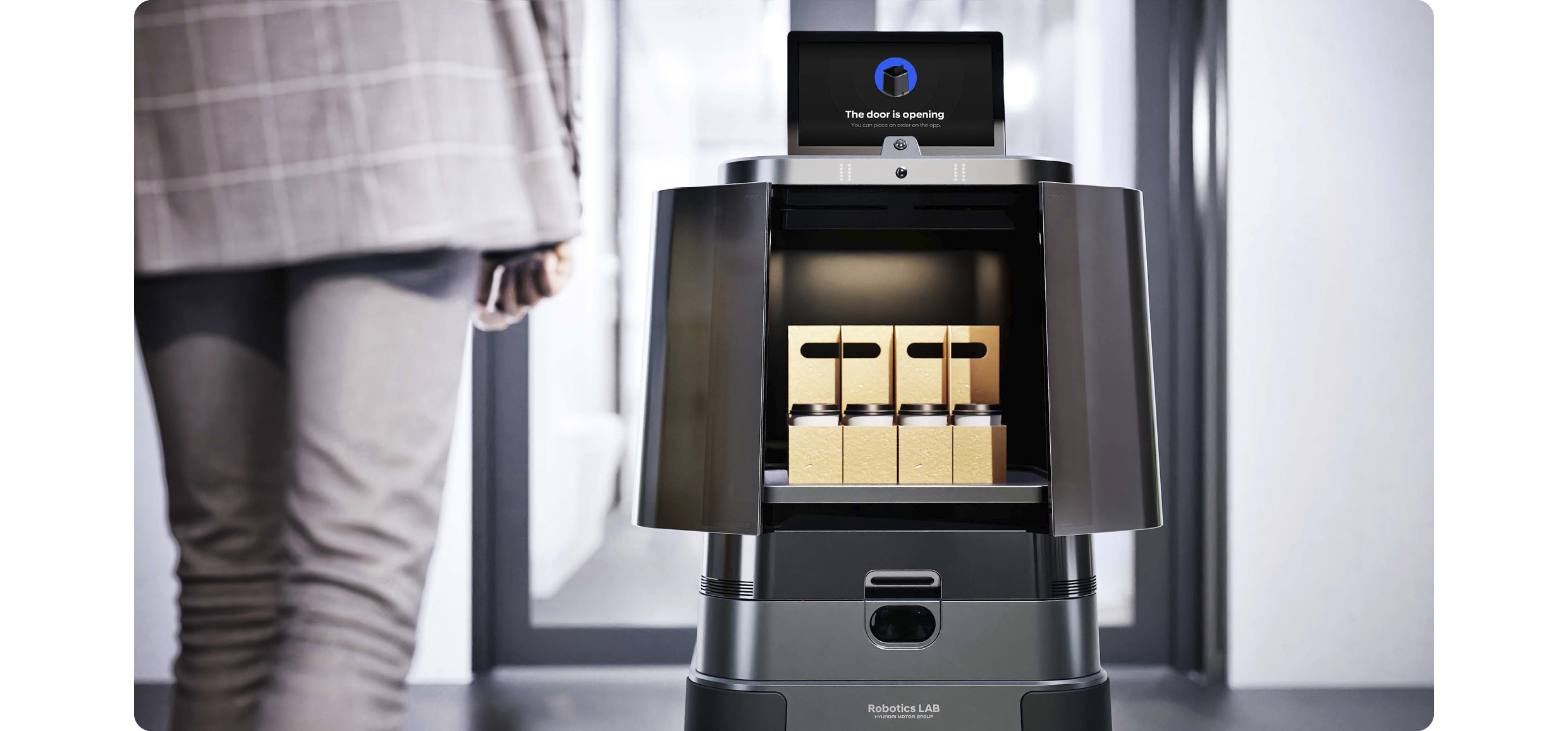 현대차그룹 로보틱스랩 달이 딜리버리가 배송 중인 모습