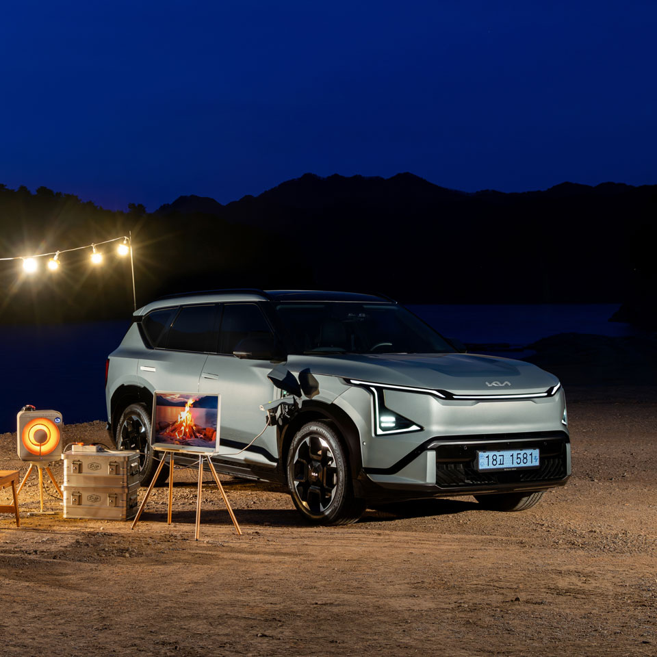 기아 EV5 GT-Line의 V2L이 선사하는 자유로움으로 자연 속 나만의 캠핑 감성을 완성해 보세요. - th