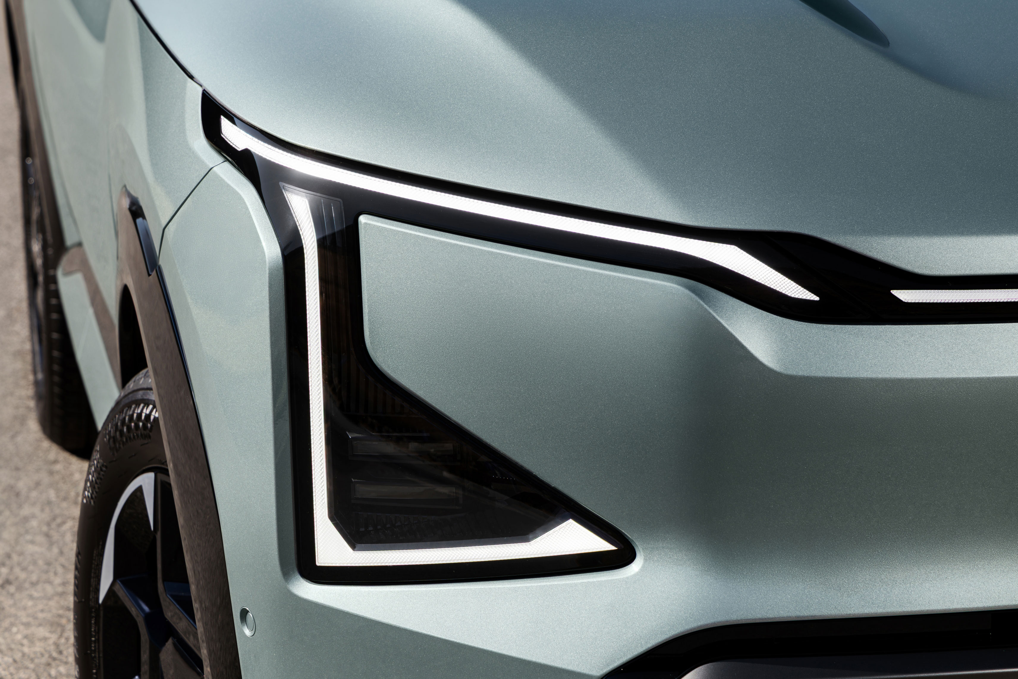 기아 EV5 GT-Line 차량의 헤드램프