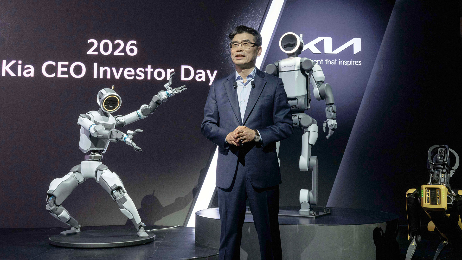 기아 송호성 사장이 ‘2026 CEO 인베스터 데이(CEO Investor Day)’에서 기아의 중장기 사업 전략 등에 대해 설명하고 있다.