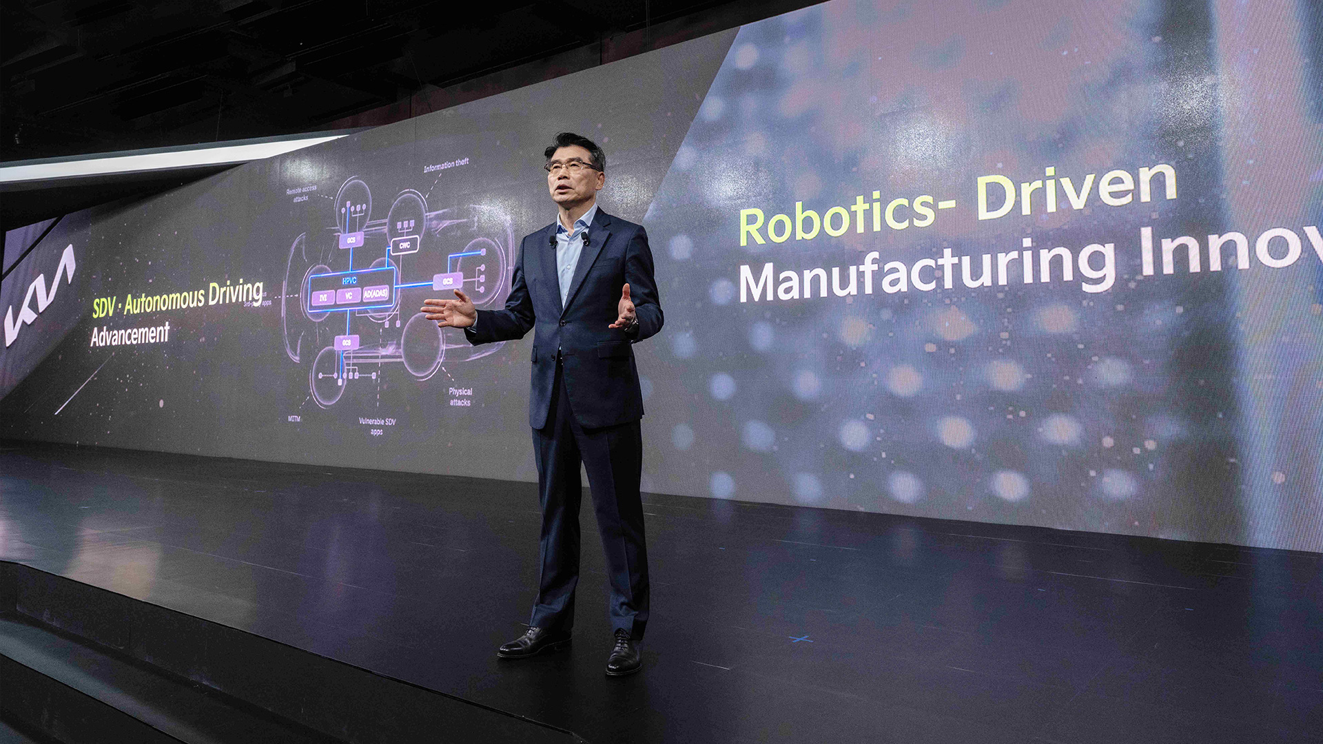 기아 송호성 사장이 ‘2026 CEO 인베스터 데이(CEO Investor Day)’에서 기아의 중장기 사업 전략 등에 대해 설명하고 있다.