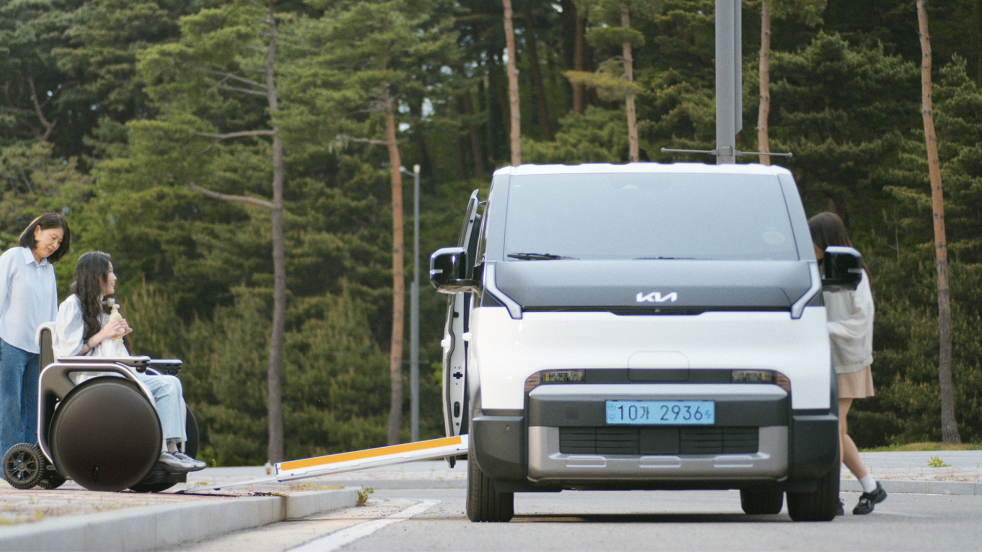 Front view of the Kia PV5 WAV