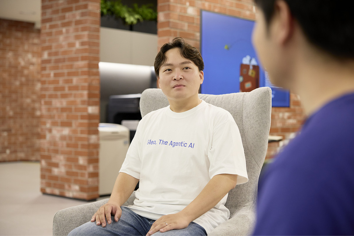 Ryu Sung-han's team lead is being interviewed