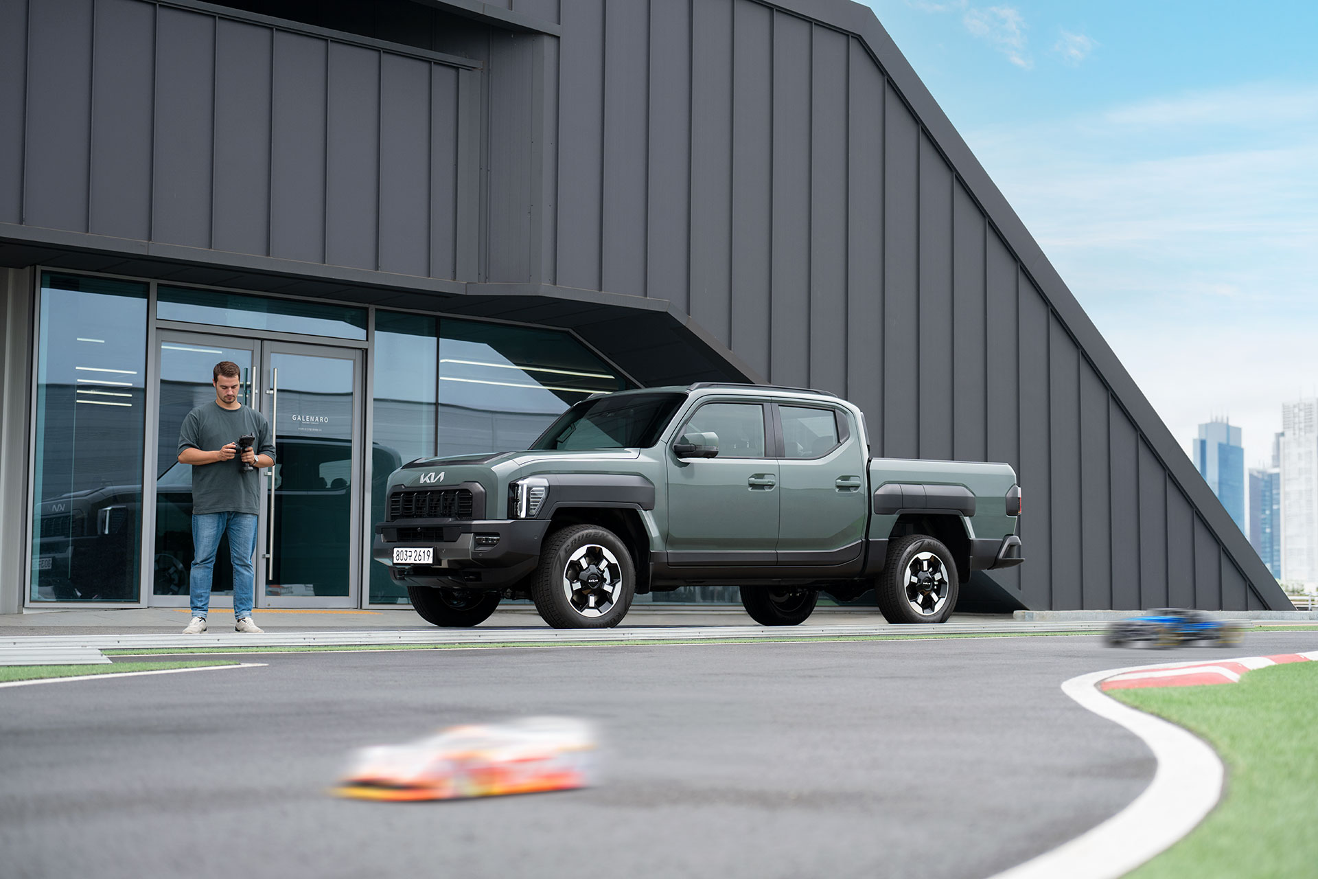 From the drive to the hobbies that keep you moving, there’s always more to look forward to with the Kia Tasman (1)